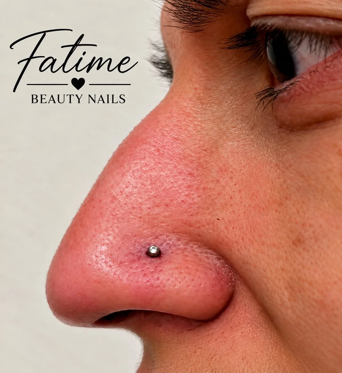 Piercing-Galerie, Bild 2