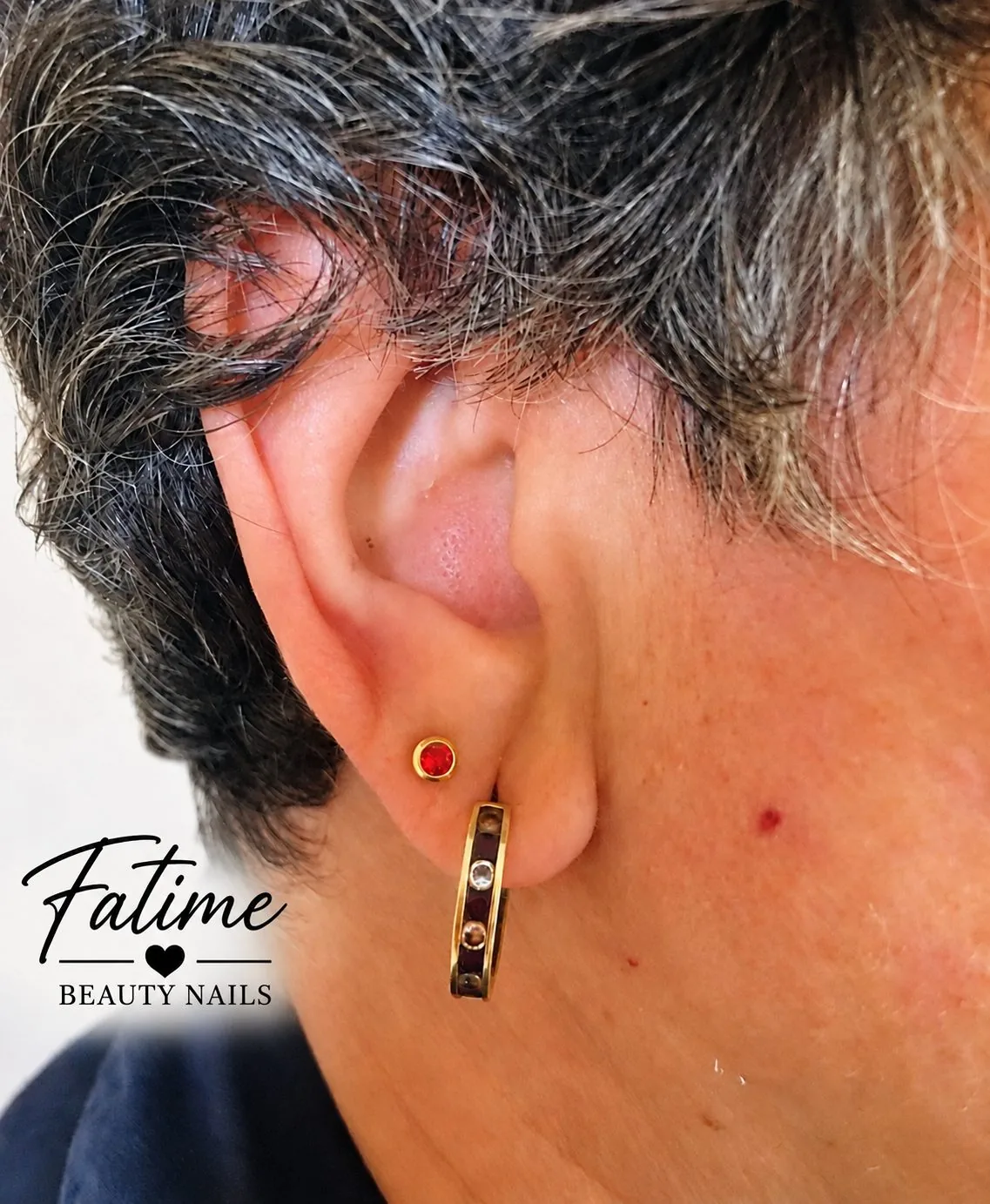 Piercing-Galerie, Bild 3