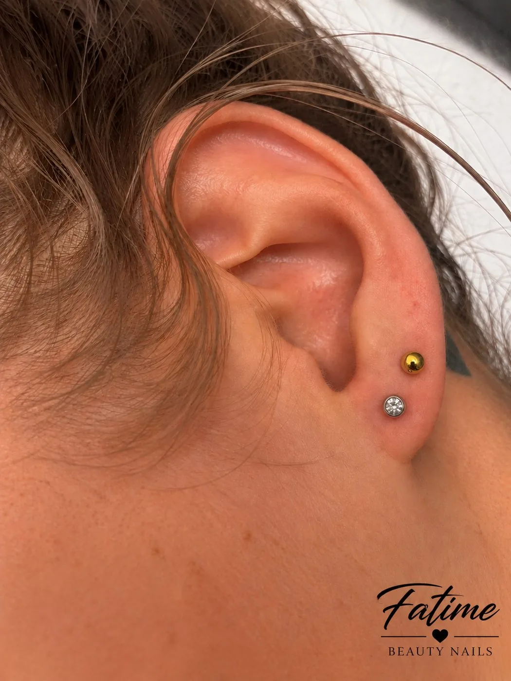 Piercing und Schmuckdetail